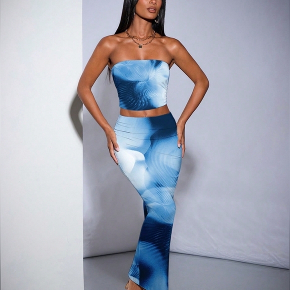 Women's Crop Cut Holiday Style Tube Top And Half-Length Skirt 2pcs - Picture 4 of 4